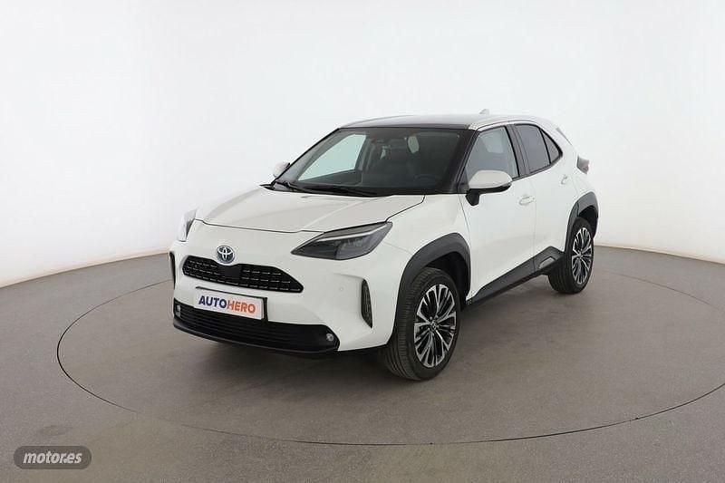 Blanco Usado 2022 Toyota Yaris Cross Plus SUV | 24.999 € (Precio justo) - Imagen 1/3