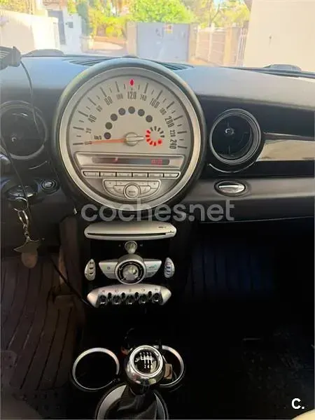 Usado Mini ONE 90 CV (66 kW) 2008 Beige Utilitario