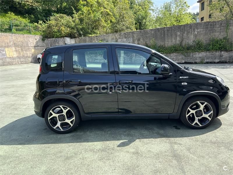 Negro Usado 2022 Fiat Panda Sport Utilitario | 12.450 € (Un poco caro) - Imagen 1/4