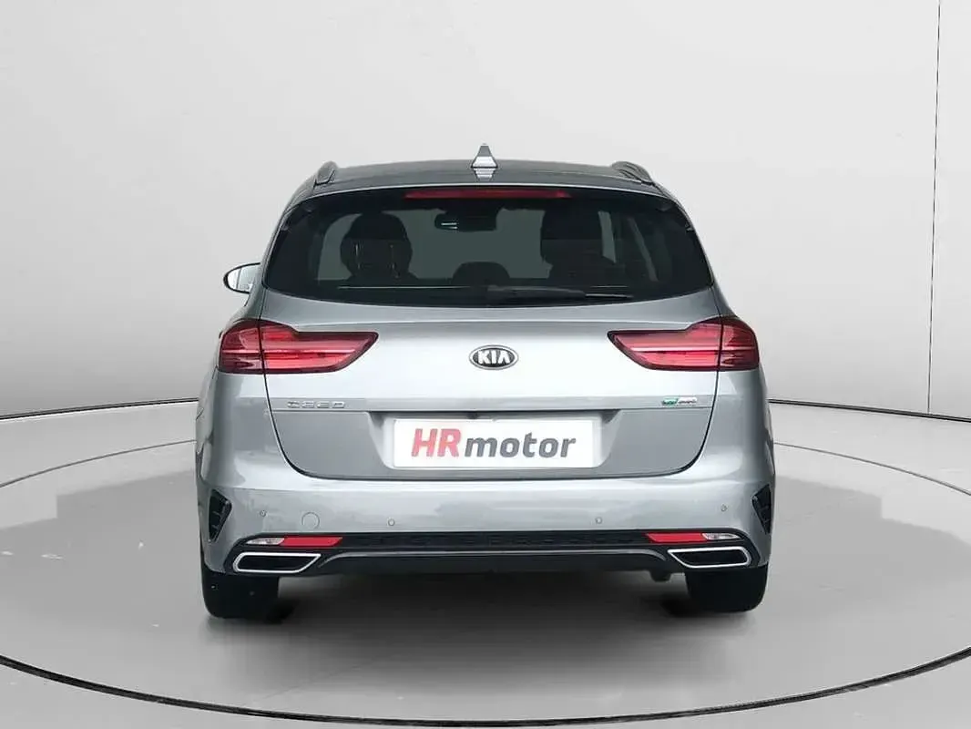 Usado Kia Ceed 141 CV (103 kW) 2021 Gris Utilitario