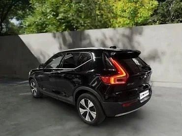 Usado Volvo XC40 Momentum 262 CV (192 kW) 2021 Negro SUV