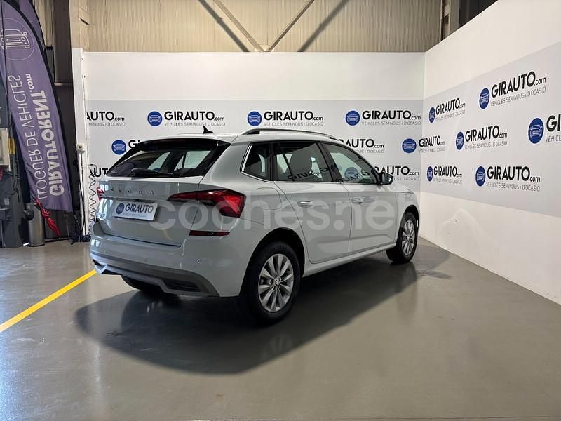 Usado Skoda Kamiq Ambition 95 CV (69 kW) 2021 Blanco SUV