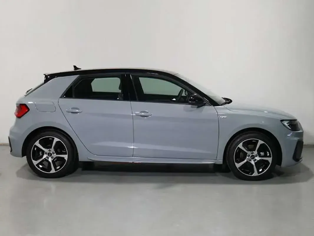 Usado Audi A1 Sportback 116 CV (85 kW) 2025 Gris Utilitario