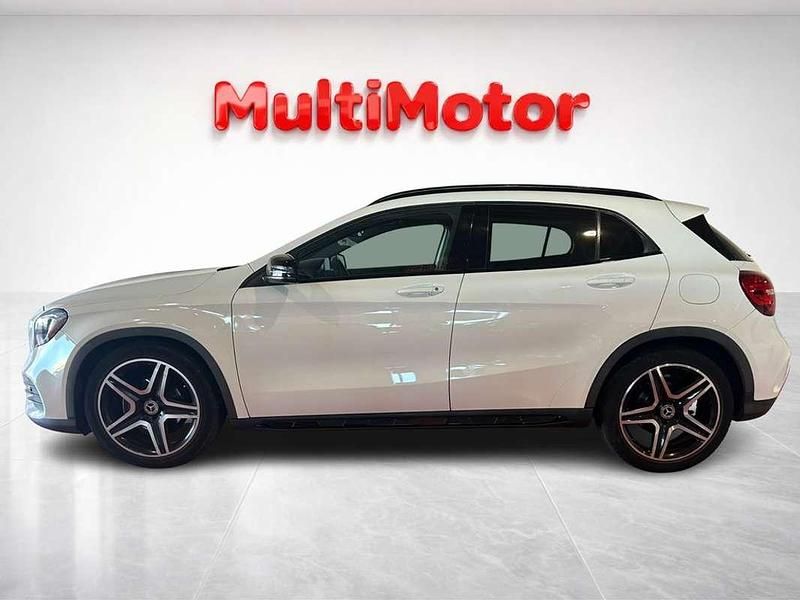 Usado Mercedes GLA200 155 CV (114 kW) 2019 Blanco SUV