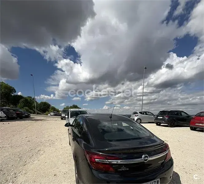 Usado Opel Insignia Business 120 CV (88 kW) 2014 Negro Berlina