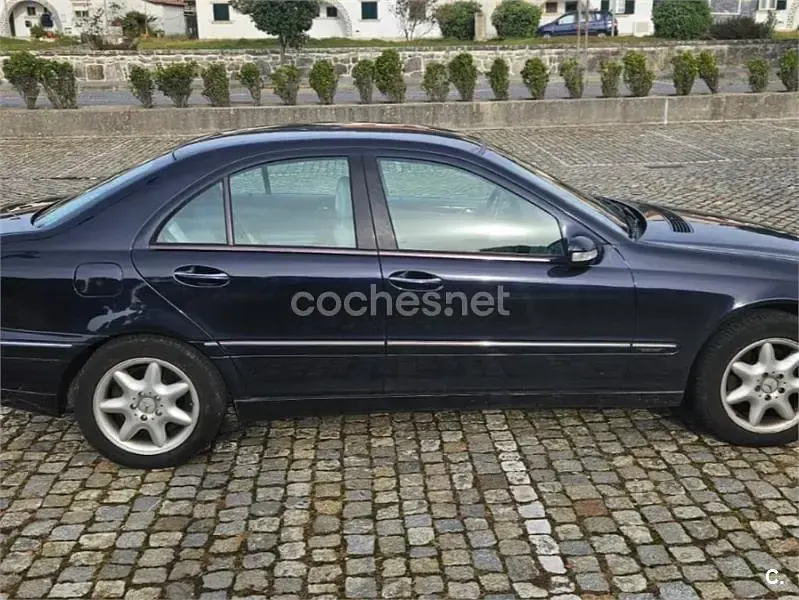 Usado Mercedes C320 Elegance 218 CV (160 kW) 2002 Azul Berlina