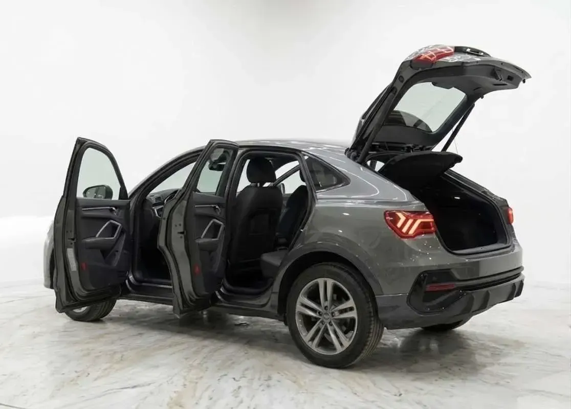 Usado Audi Q3 Sportback Advanced 245 CV (180 kW) 2021 Gris SUV