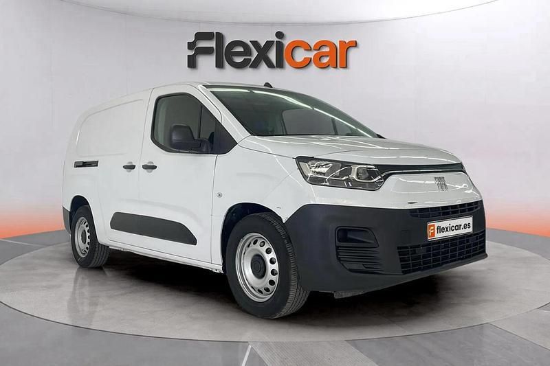 Blanco Usado 2024 Fiat e-Doblò Monovolumen | 19.590 € - Imagen 1/4