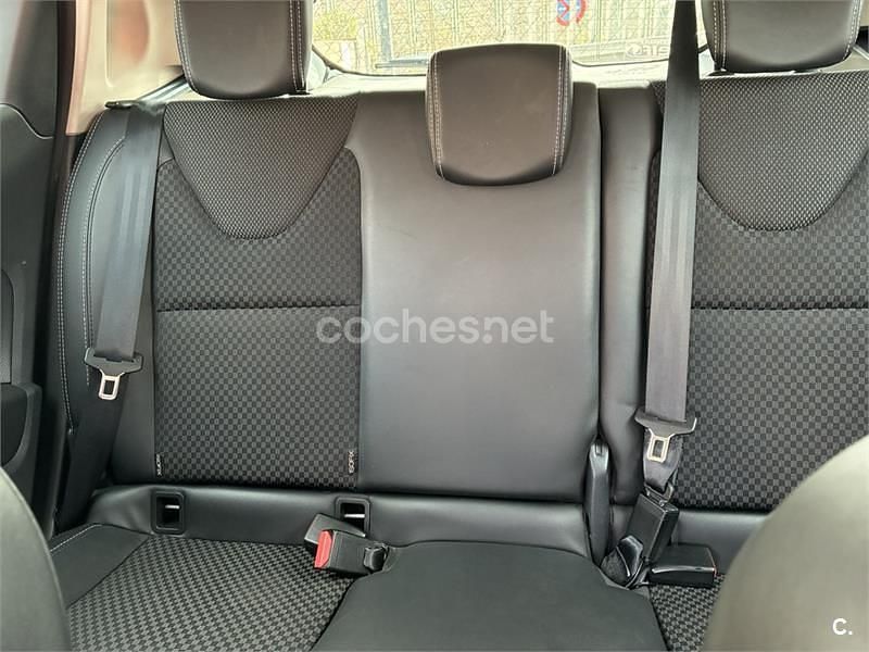 Usado Renault Clio IV Business 90 CV (66 kW) 2019 Gris / plata Berlina