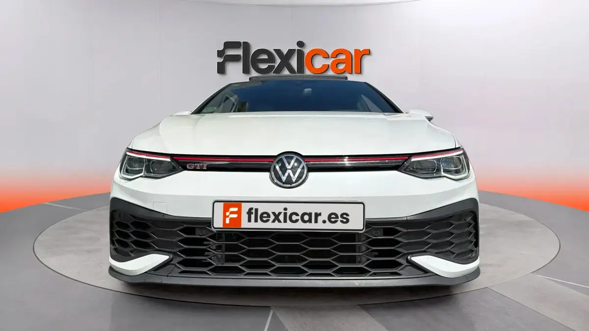 Usado VW Golf VII GTI Clubsport 301 CV (221 kW) 2021 Blanco Utilitario
