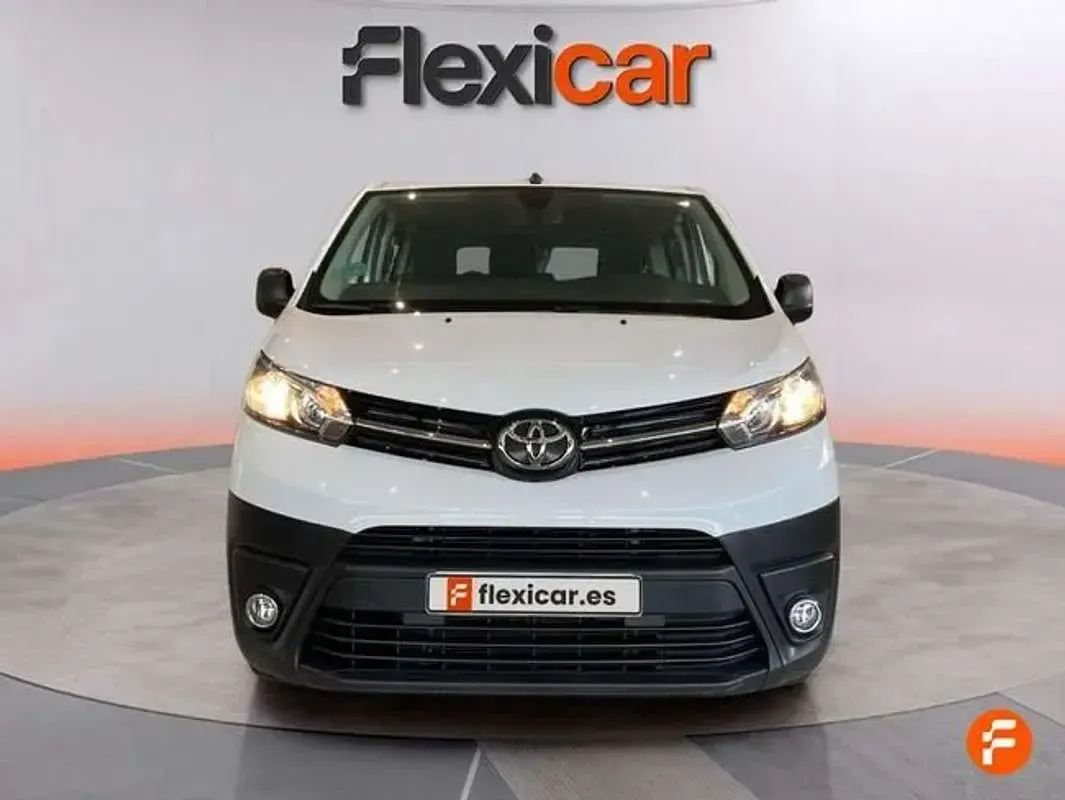Usado Toyota Proace Comfort 120 CV (88 kW) 2022 Blanco Monovolumen
