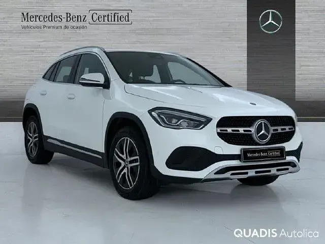 Usado Mercedes GLA250 Progressive 218 CV (160 kW) 2022 Blanco polar SUV