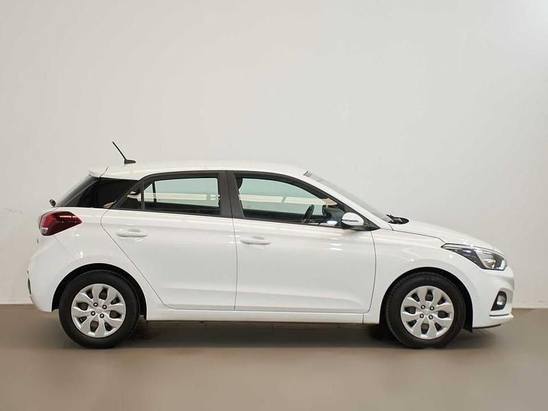 Usado Hyundai i20 100 CV (73 kW) 2019 Otro Berlina