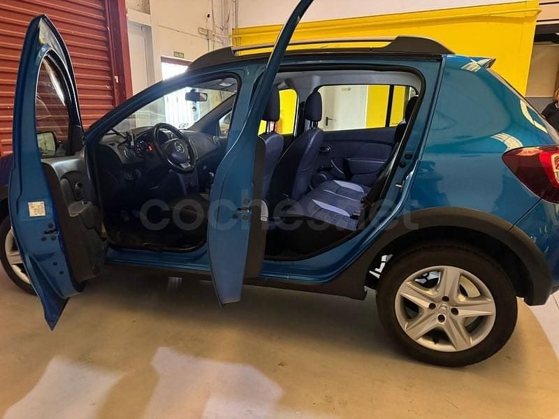 Usado Dacia Sandero Stepway 90 CV (66 kW) 2015 Azul Berlina