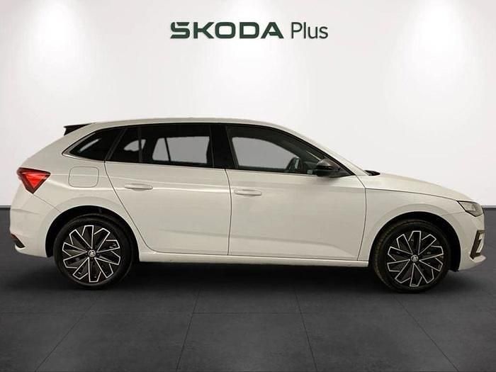 Usado Skoda Scala 115 CV (84 kW) 2024 Gris Utilitario