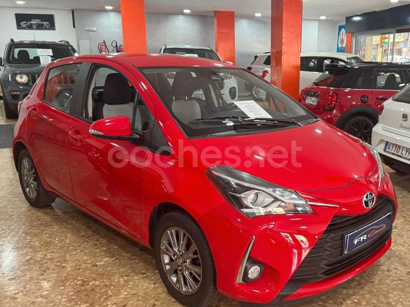 Rojo Usado 2017 Toyota Yaris Active Berlina | 9990 € (Precio justo) - Imagen 1/4