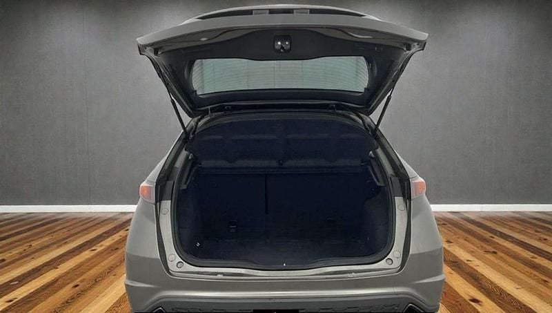 Usado Honda Civic Comfort 140 CV (102 kW) 2008 Gris Utilitario