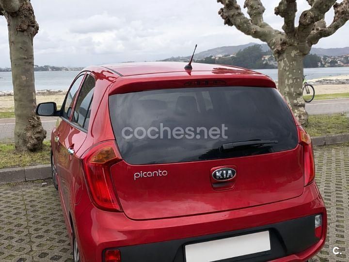 Usado Kia Picanto 69 CV (50 kW) 2015 Rojo Utilitario