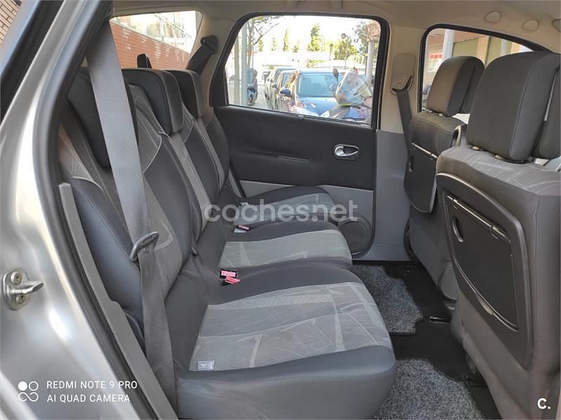 Gris / plata Usado 2005 Renault Grand Scénic II Authentique Monovolumen | 440 € - Imagen 1/4