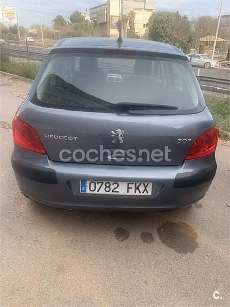 Usado Peugeot 307 90 CV (66 kW) 2007 Gris / plata Berlina