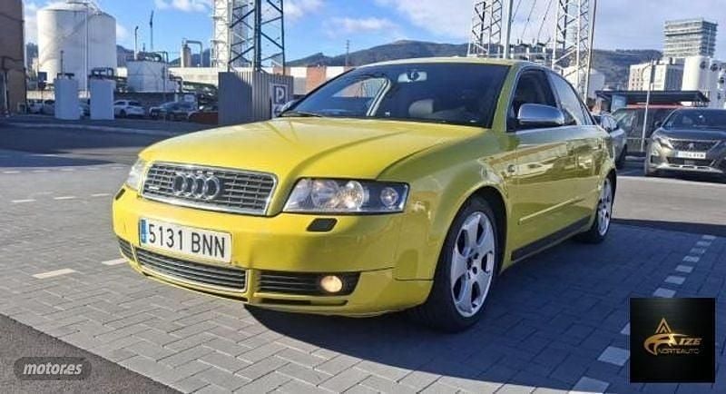 Usado Audi A4 180 CV (132 kW) 2001 Amarillo Berlina