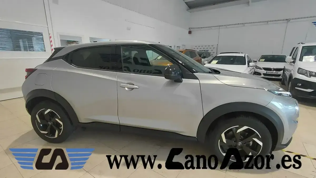 Usado Nissan Juke N-Connecta 114 HP (83 kW) 2024 Cinzento SUV