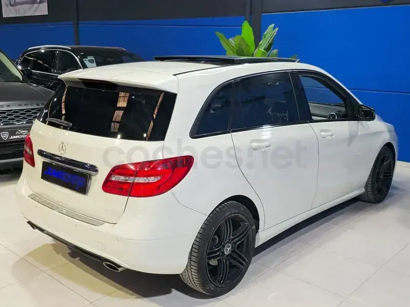 Usado Mercedes B200 156 CV (114 kW) 2013 Blanco Utilitario