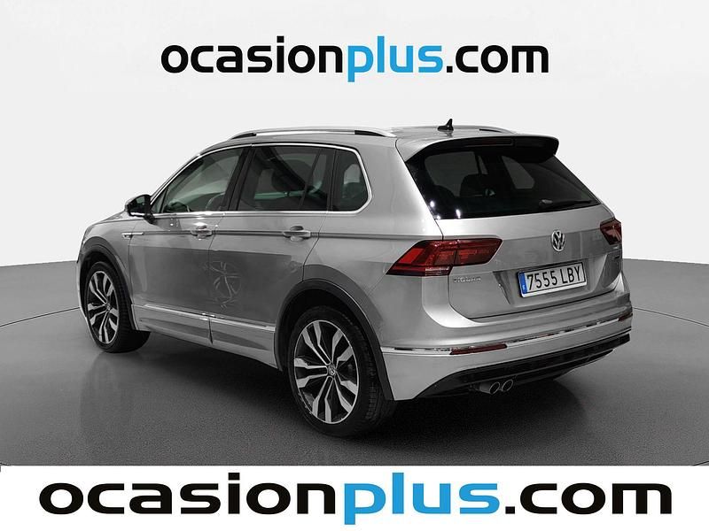 Usado VW Tiguan Sportline 190 CV (139 kW) 2019 Gris plata SUV