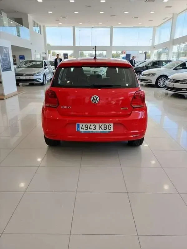 Usado VW Polo 75 CV (55 kW) 2017 Rojo Utilitario