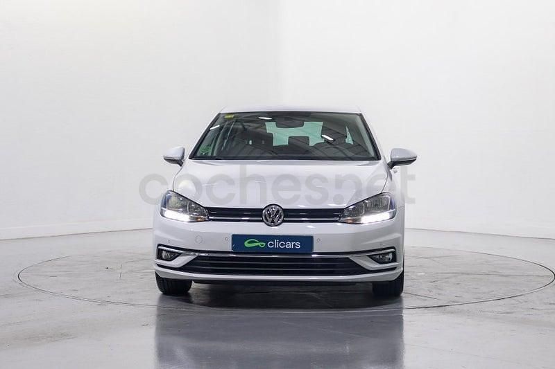 Usado VW Golf Sportsvan Advance 125 CV (91 kW) 2018 Blanco Monovolumen