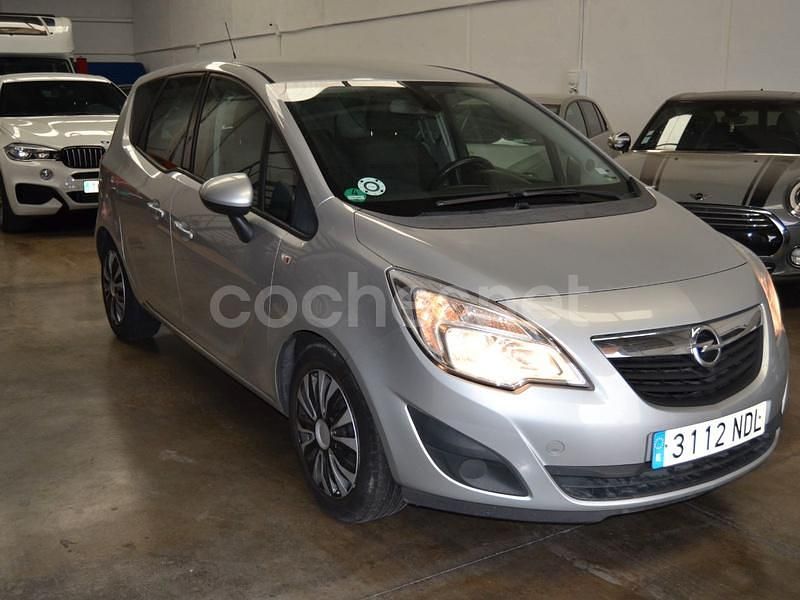 Usado Opel Meriva Selective 95 CV (69 kW) 2013 Gris / plata Monovolumen