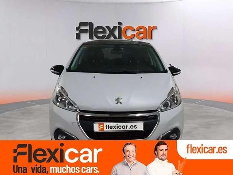 Usado Peugeot 208 GT-line 110 CV (80 kW) 2016 Blanco Utilitario