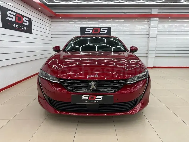 Usado Peugeot 508 Allure 225 CV (165 kW) 2020 Rojo Familiar