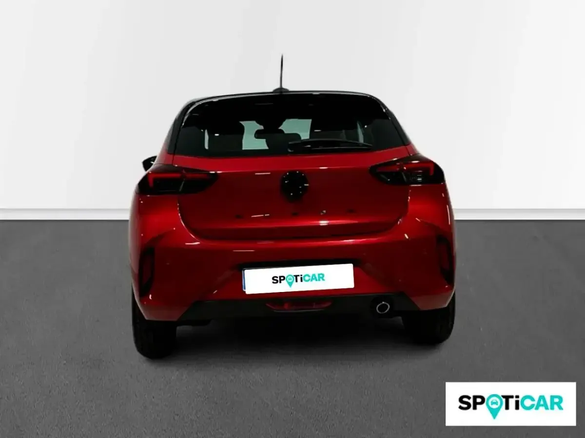 Usado Opel Corsa 100 CV (73 kW) 2025 Rojo Utilitario