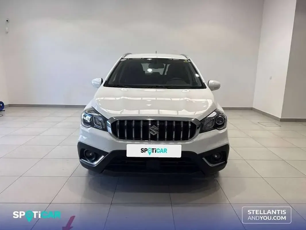 Usado Suzuki SX4 GLX 120 CV (88 kW) 2017 Blanco Utilitario