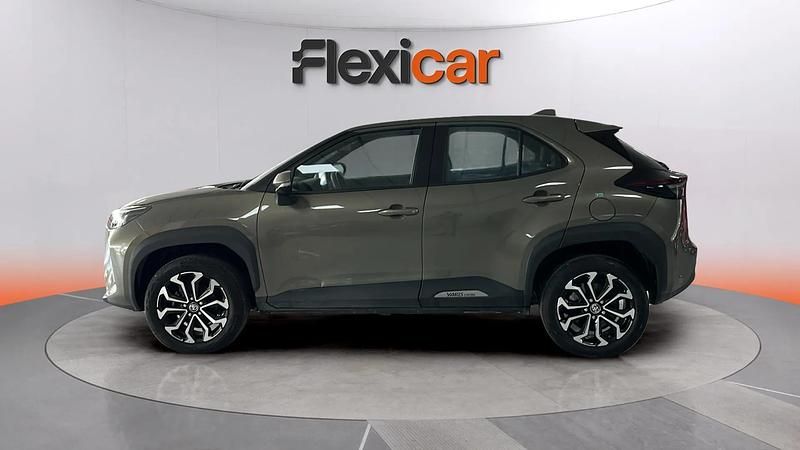 Usado Toyota Yaris Hybrid Active 116 CV (85 kW) 2024 Marrón