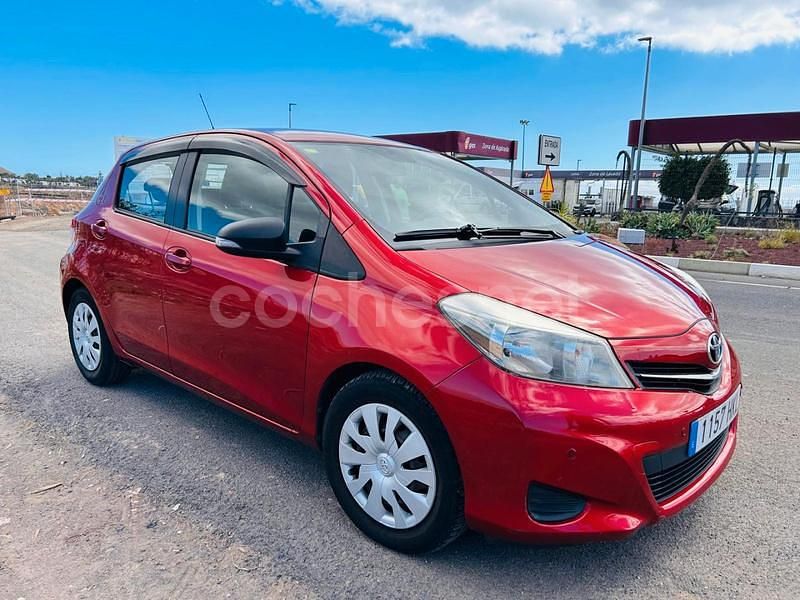 Rojo Usado 2012 Toyota Yaris Active Berlina | 7295 € (Precio justo) - Imagen 1/4