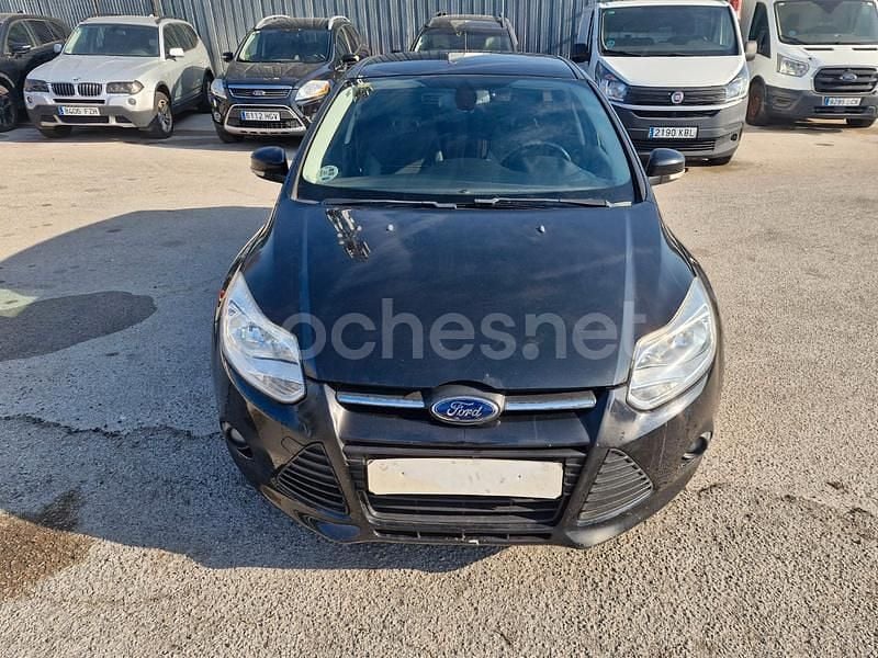 Negro Usado 2012 Ford Focus Trend Berlina | 3280 € (Buen precio) - Imagen 1/4
