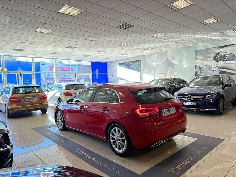 Usado Mercedes A180 116 CV (85 kW) 2019 Rojo Berlina