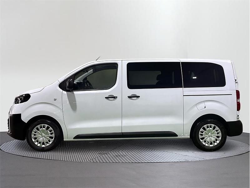 Usado Toyota Proace Verso 144 CV (105 kW) 2025 Blanco polar Monovolumen