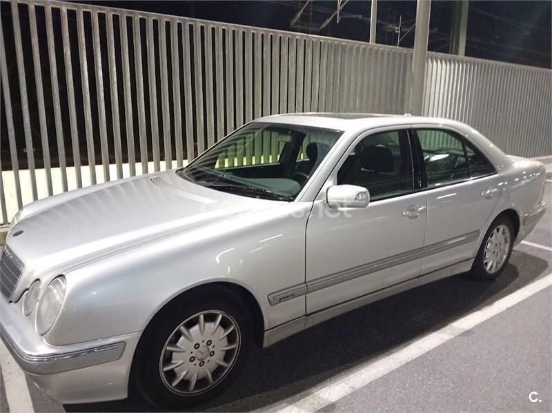 Gris / plata Usado 2001 Mercedes E320 Elegance Berlina | 7000 € - Imagen 1/4