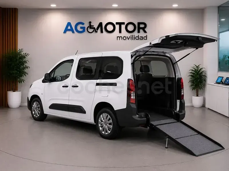 Usado Citroën Berlingo 130 CV (95 kW) 2025 Blanco Monovolumen