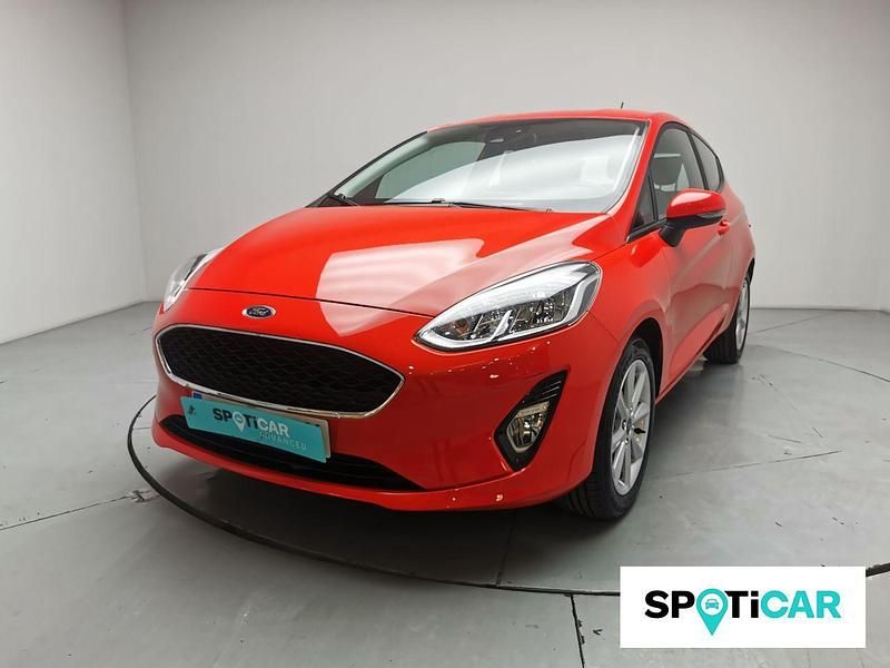Usado Ford Fiesta Trend 75 CV (55 kW) 2019 Rojo Utilitario