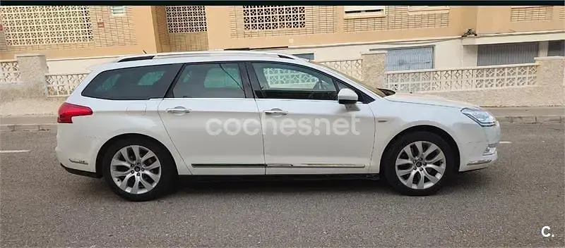 Usado Citroën C5 XTR 180 CV (132 kW) 2016 Blanco Familiar