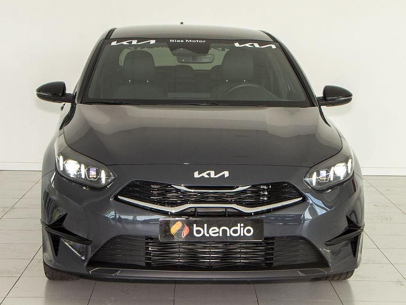 Usado Kia Ceed Style 100 CV (73 kW) 2024 Oscuro Utilitario