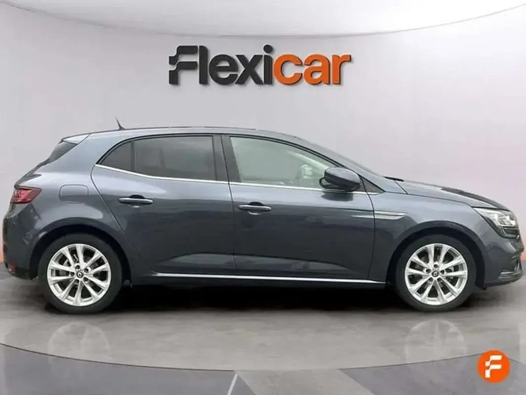 Usado Renault Mégane Zen 132 CV (97 kW) 2018 Gris Berlina