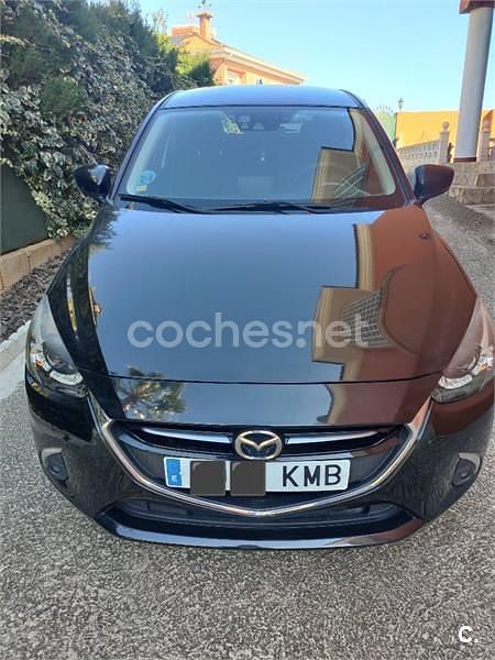 Usado Mazda 2 90 CV (66 kW) 2018 Negro Berlina