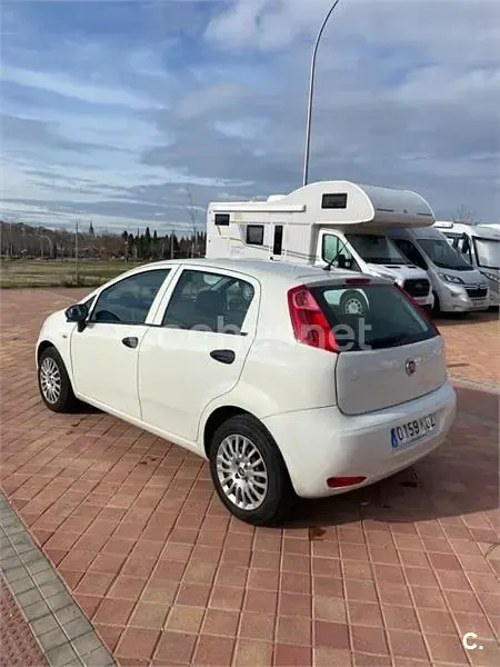 Usado Fiat Punto 95 CV (69 kW) 2018 Blanco Utilitario