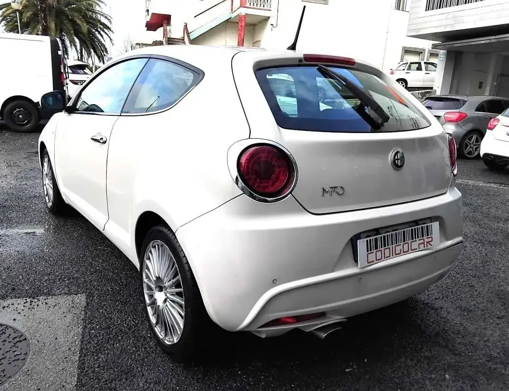 Usado Alfa Romeo MiTo Distinctive 105 CV (77 kW) 2009 Blanco Utilitario