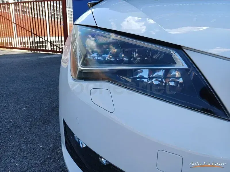 Usado Seat Leon FR 140 CV (102 kW) 2014 Blanco Berlina